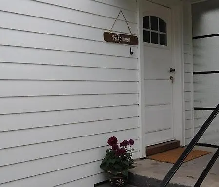 Cozy House With Sea View At Husvik, 3 Bedrooms *