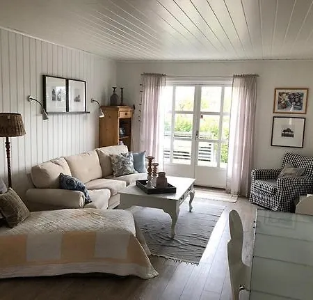 Cozy House With Sea View At Husvik, 3 Bedrooms Holiday home *