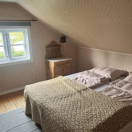 Дом отдыха Cozy House With Sea View At Husvik, 3 Bedrooms Тёнсберг