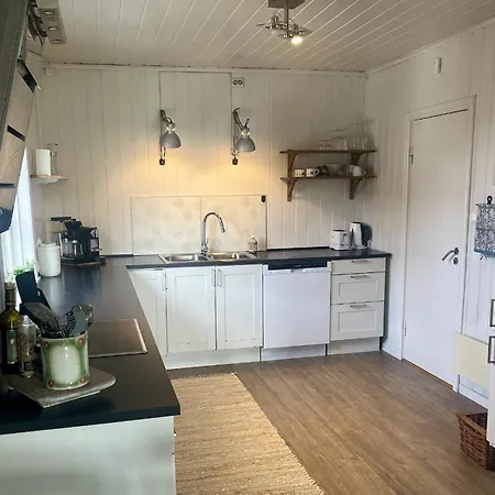 Cozy House With Sea View At Husvik, 3 Bedrooms Vakantiehuis *