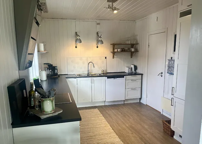 Cozy House With Sea View At Husvik, 3 Bedrooms Tatil Evi *